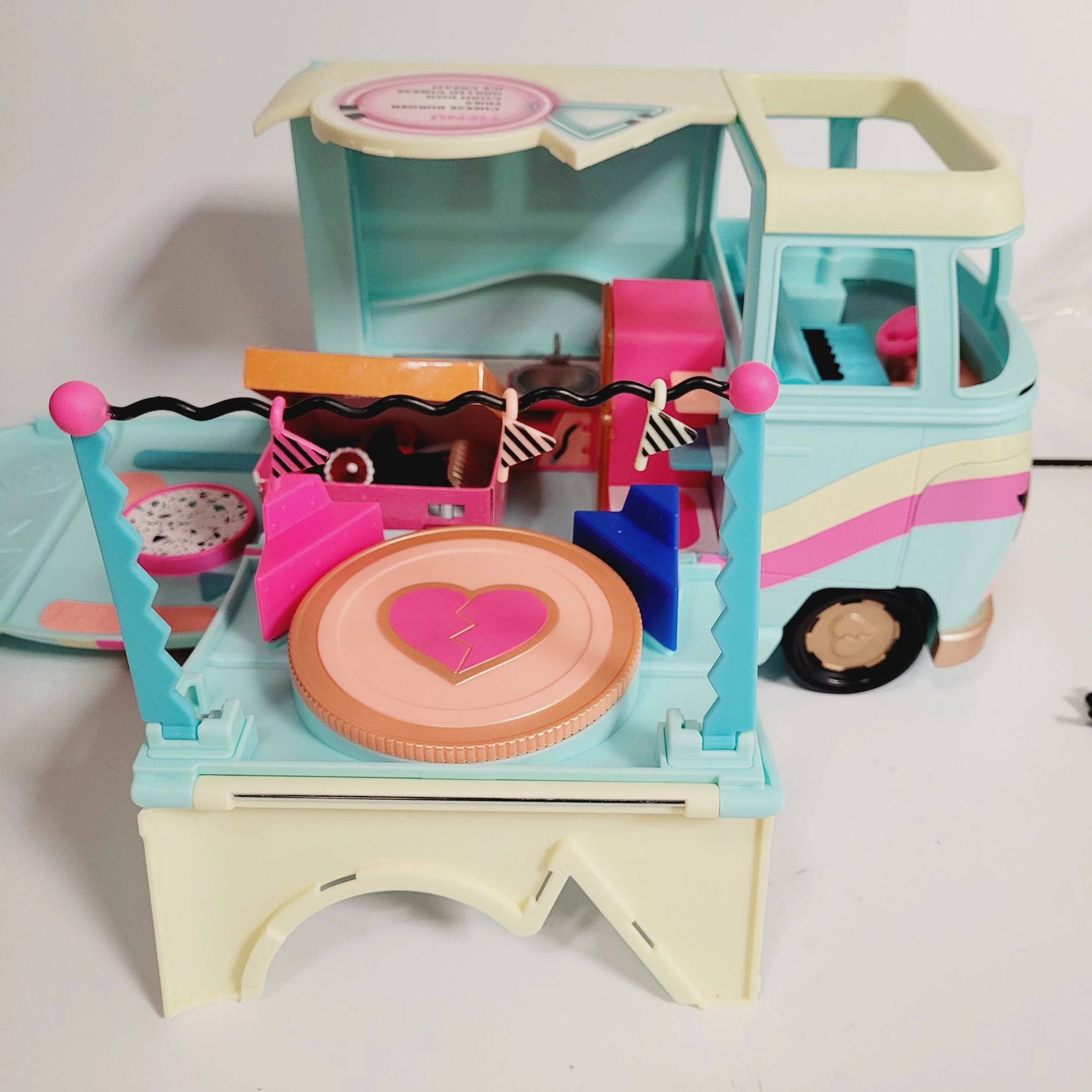 lalka-lol-surprise-omg-samochod-kamper-lol-5w1-grill-groove-camper-ean-gtin-0035051580645