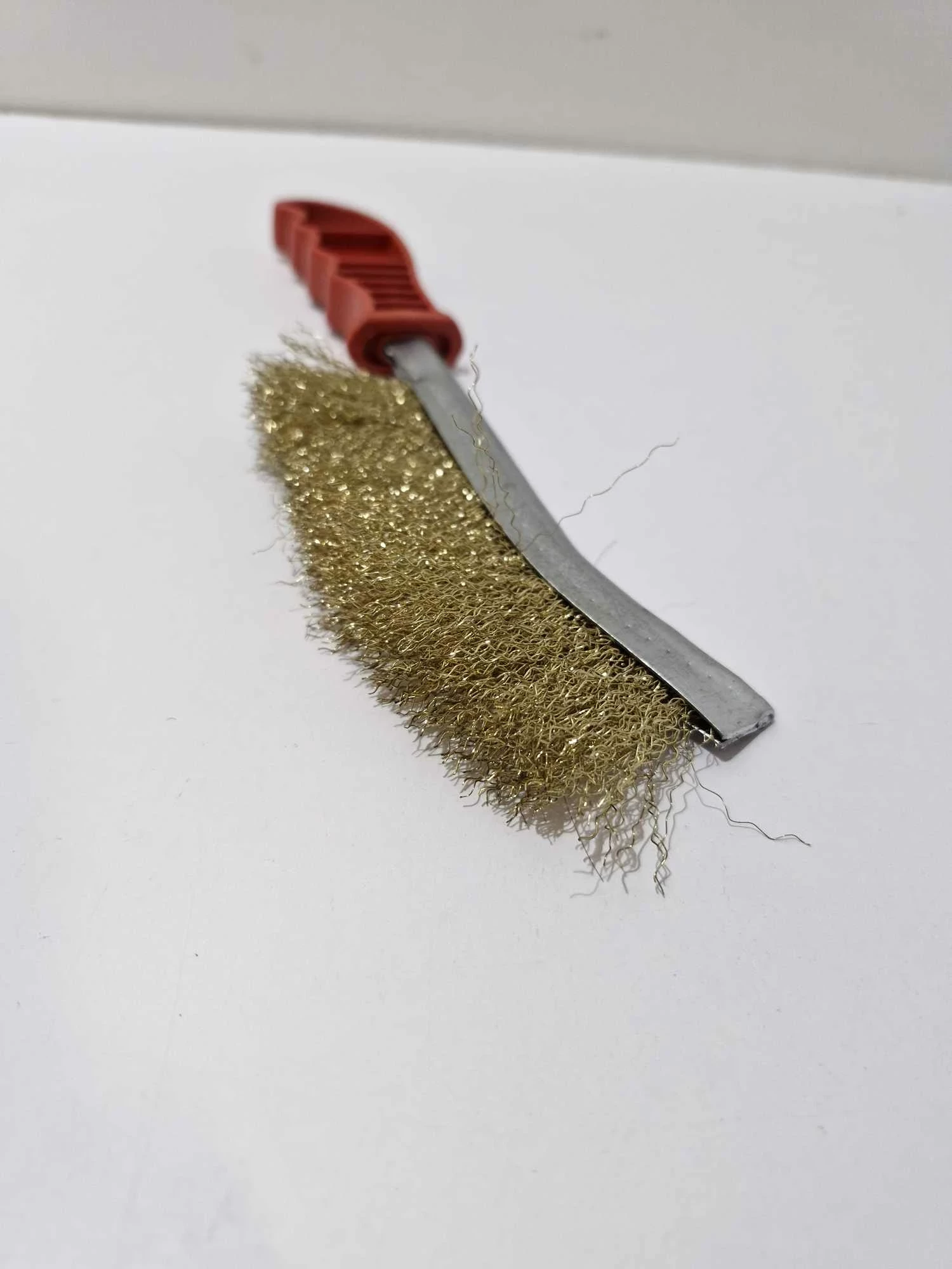 szczotka-druciana-z-raczka-rynek-42-skawina