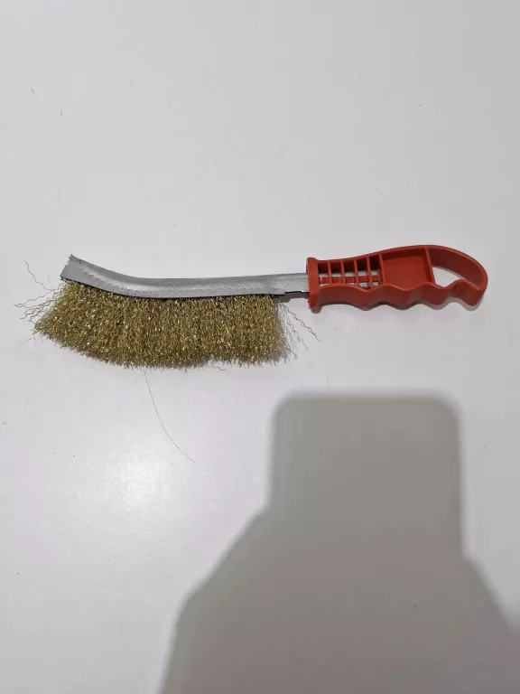 SZCZOTKA DRUCIANA Z RĄCZKĄ