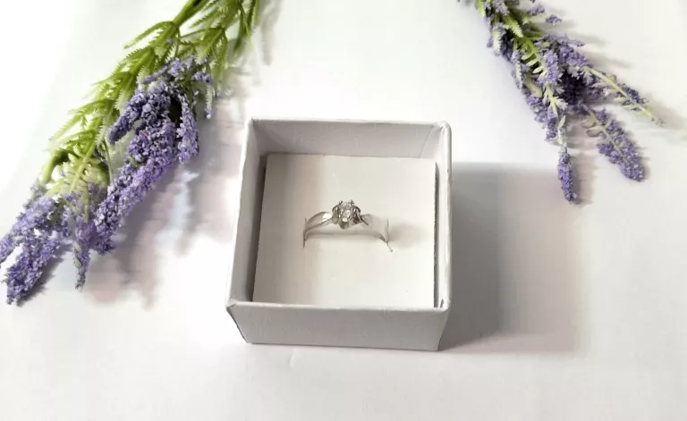 wyjatkowy-srebrny-pierscionek-z-cyrkonia-209g-925-ean-gtin-5908235976754