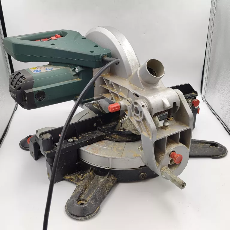 PIŁA UKOŚNICA METABO KS 216 M LASERCUT @OPIS