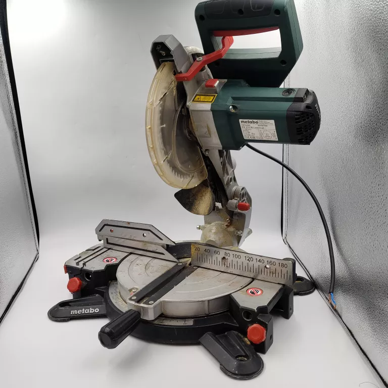 PIŁA UKOŚNICA METABO KS 216 M LASERCUT @OPIS