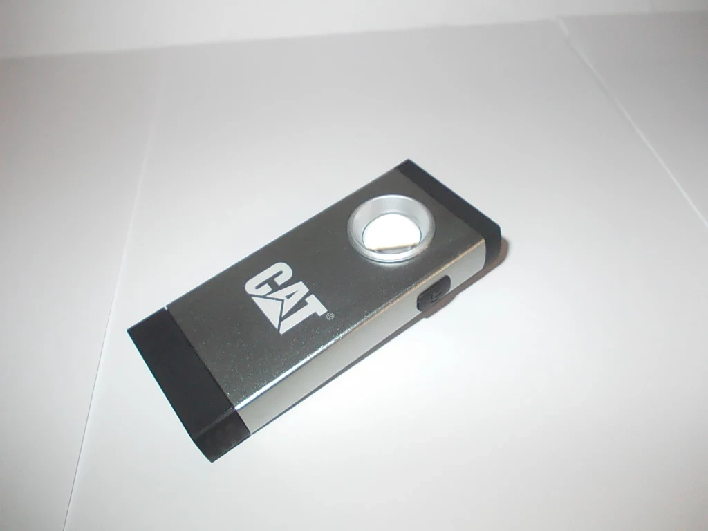 latarka-led-250-lumenow-latarka-na-klips-magnetyczna-cat-ct5110-ean-gtin-5420071504729