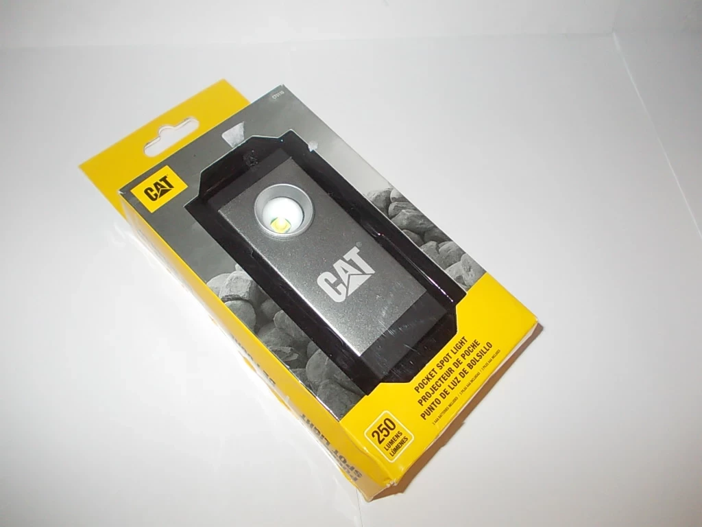 latarka-led-250-lumenow-latarka-na-klips-magnetyczna-cat-ct5110-kaliska-13-turek