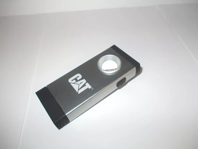LATARKA LED 250 LUMENÓW - LATARKA NA KLIPS MAGNETYCZNA CAT CT5110