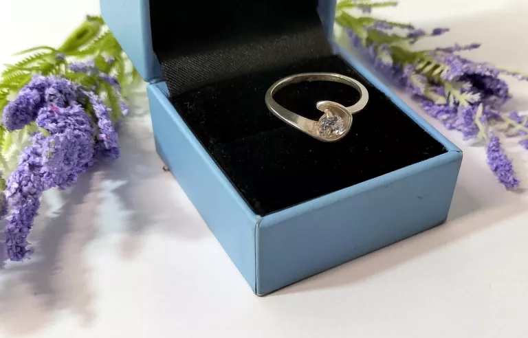 pierscionek-z-cyrkonia-192g-925-r14-1-maja-7a-makow-mazowiecki