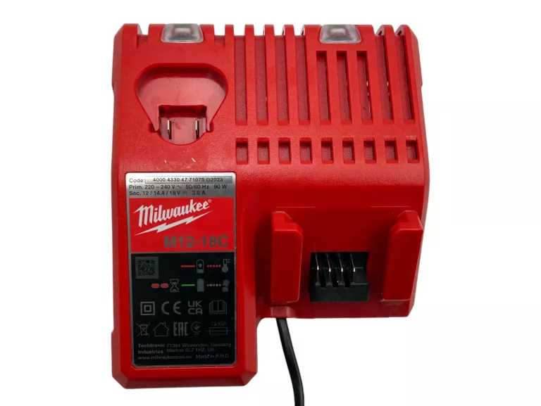 odkurzacz-akumulatorowy-milwaukee-m18-vc-2-aku-80-ah-ladowarka-seria-m18-vc2-0