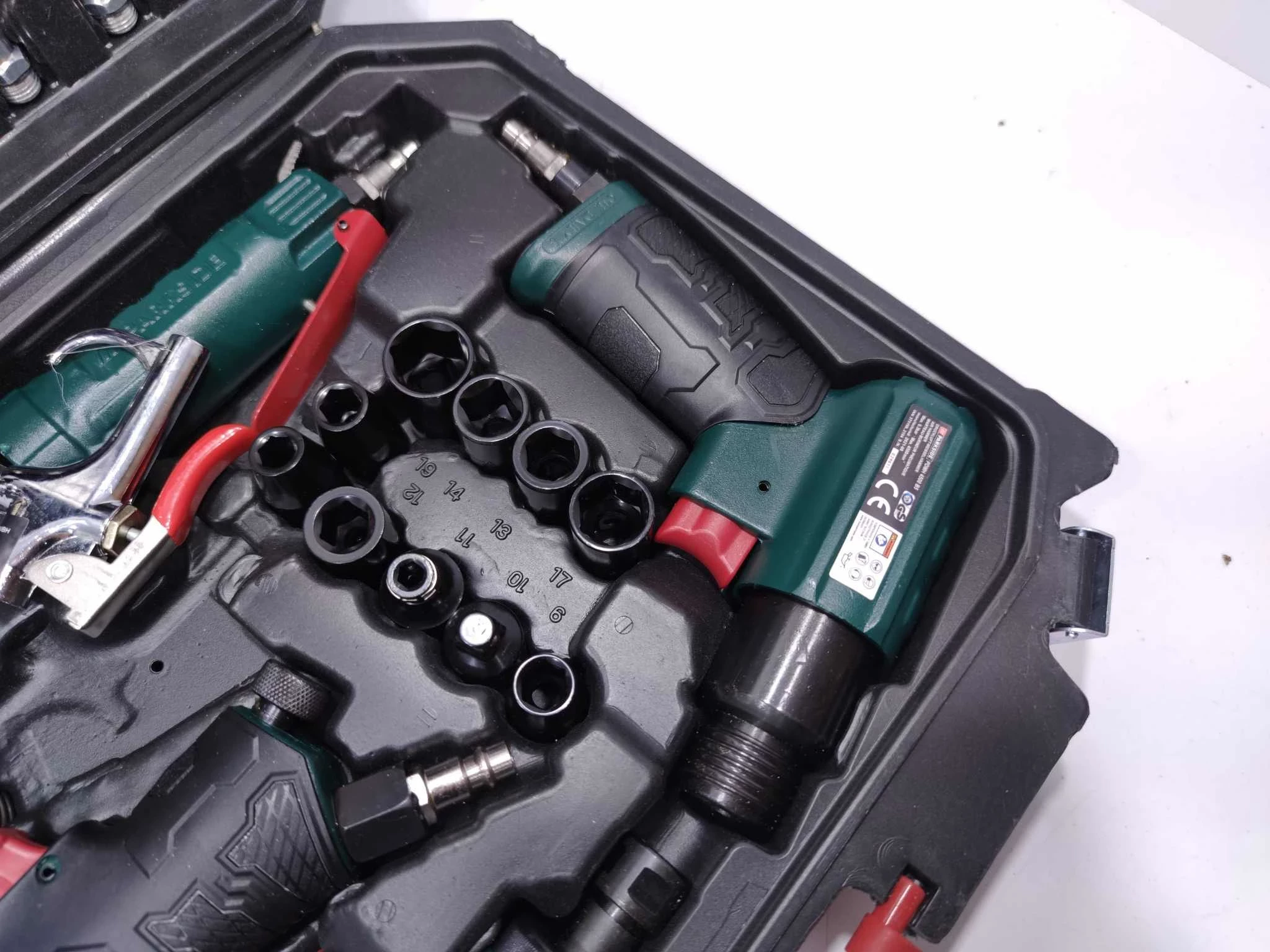 zestaw-narzedzi-pneumatycznych-parkside-71-elementow-stan-11323-238058