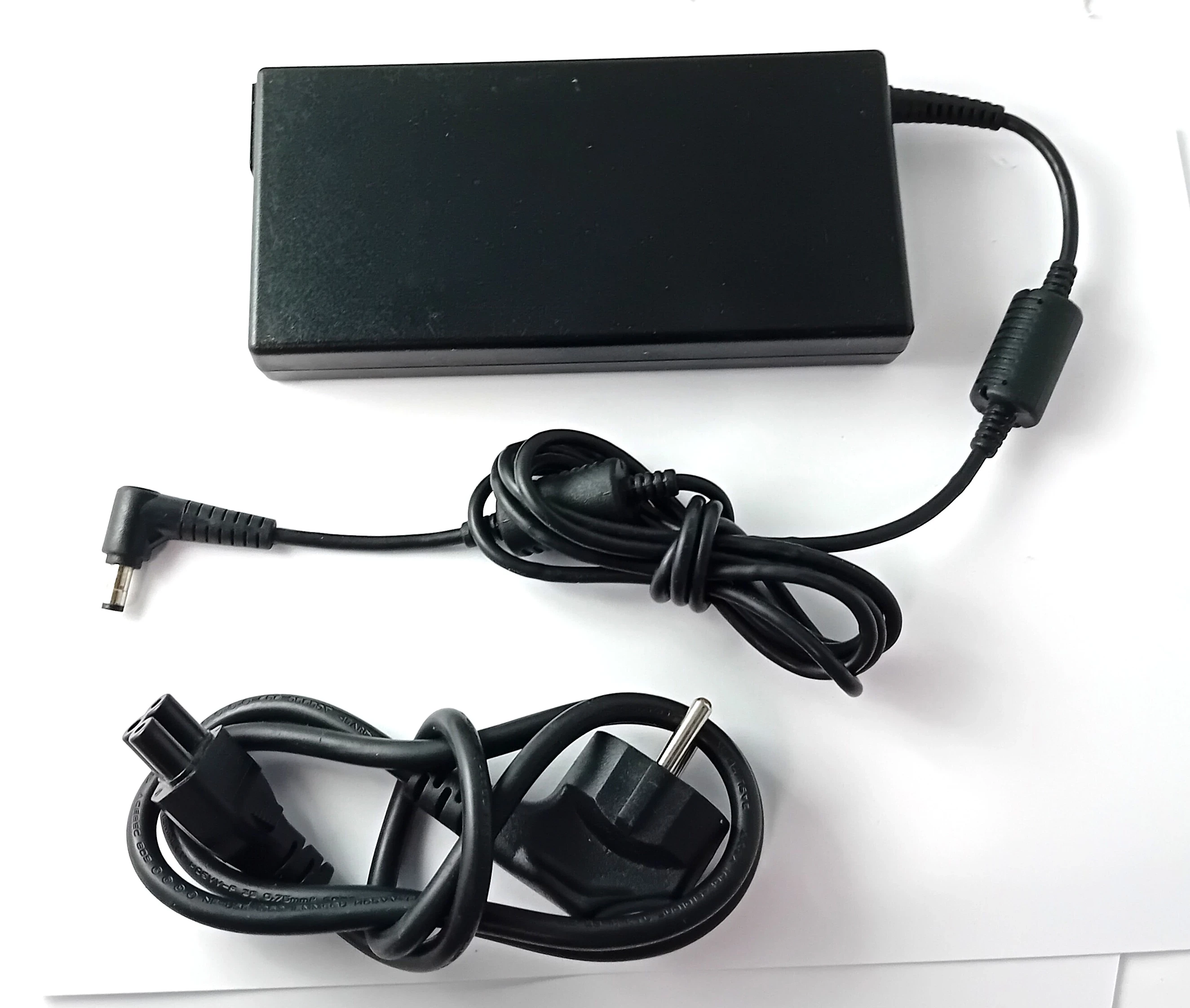 laptop-msi-ms-16j9-156-intel-core-i7-8-gb-1000-gb-lad-stan-11323-2