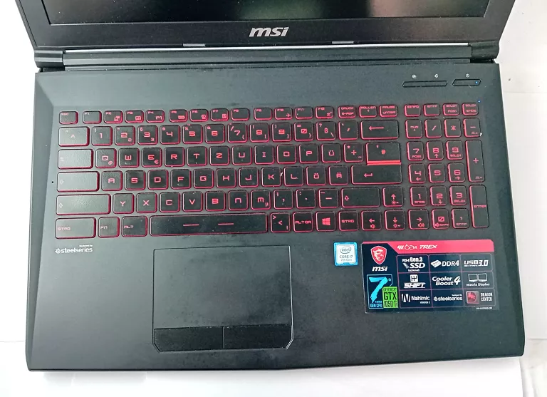 LAPTOP MSI MS-16J9 15,6 " INTEL CORE I7 8 GB / 1000 GB + ŁAD