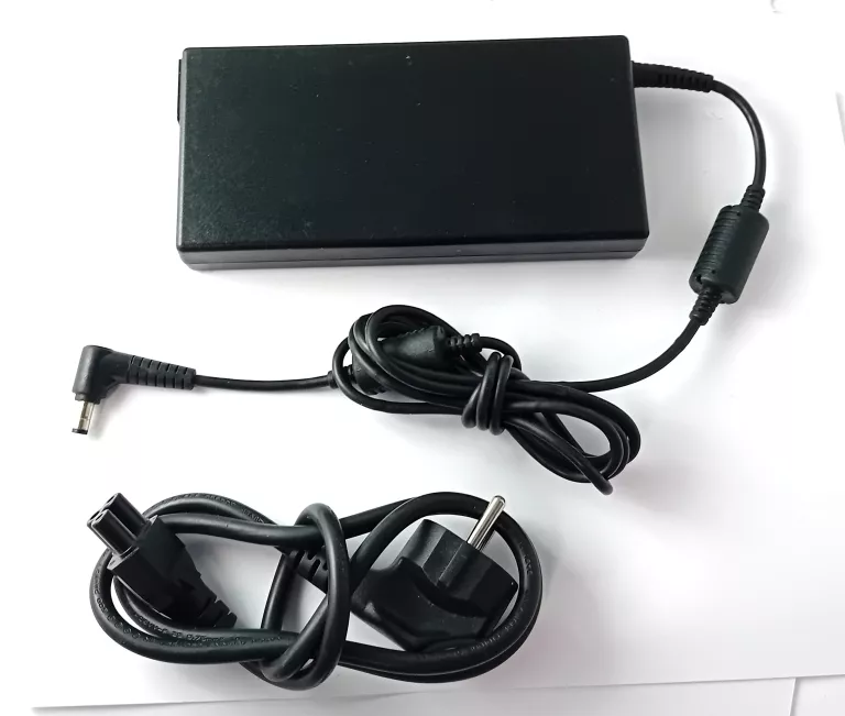 laptop-msi-ms-16j9-156-intel-core-i7-8-gb-1000-gb-lad-stan-11323-2