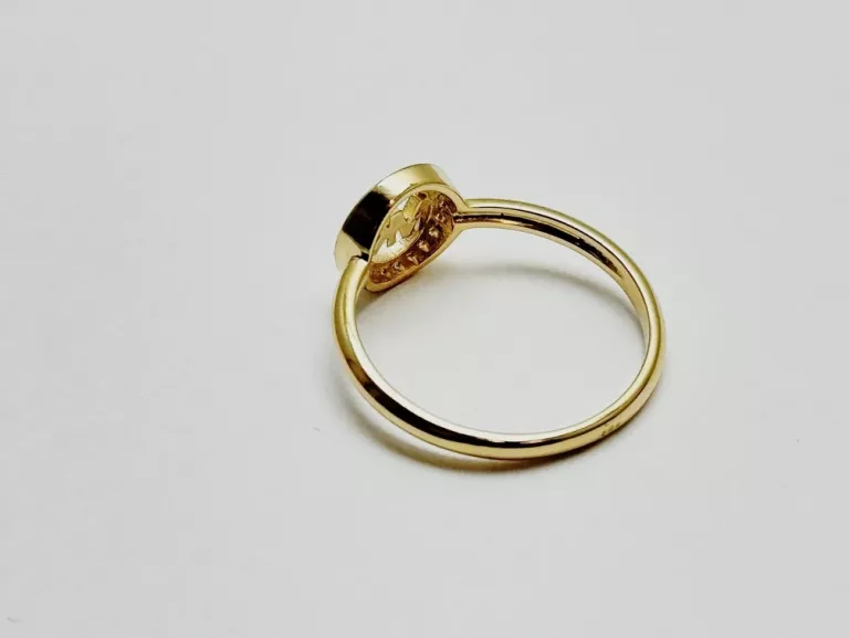 elegancki-zloty-pierscionek-mk-z-kamieniami-rodzaj-2205-16