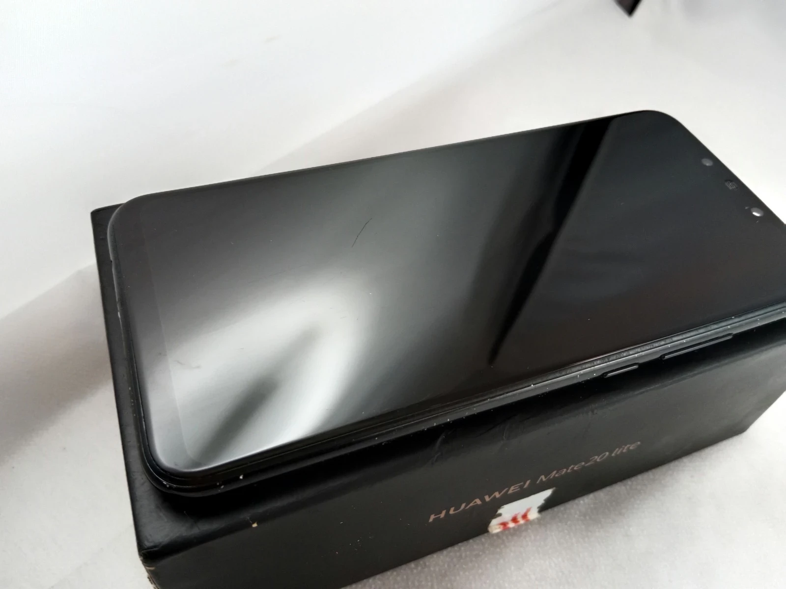 telefon-huawei-mate-20-lite-464gb-uszkodzony-przekatna-ekranu-630