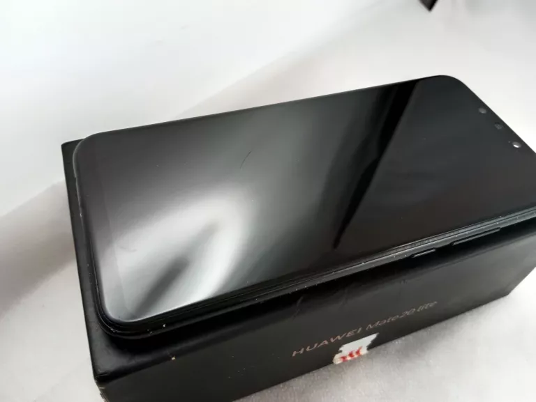 telefon-huawei-mate-20-lite-464gb-uszkodzony-przekatna-ekranu-630