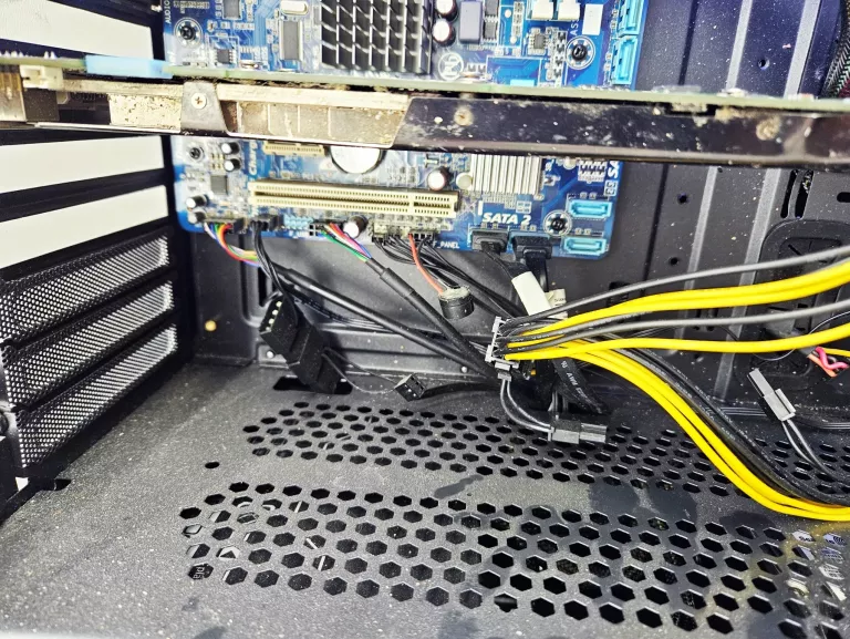 komputer-stacjonarny-pc-typ-komputera-201653-208753