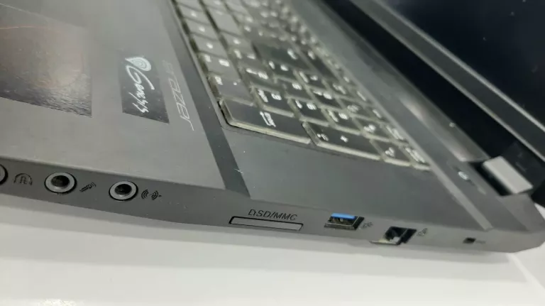 LAPTOP MEDION ERAZER