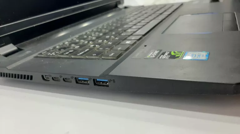 LAPTOP MEDION ERAZER