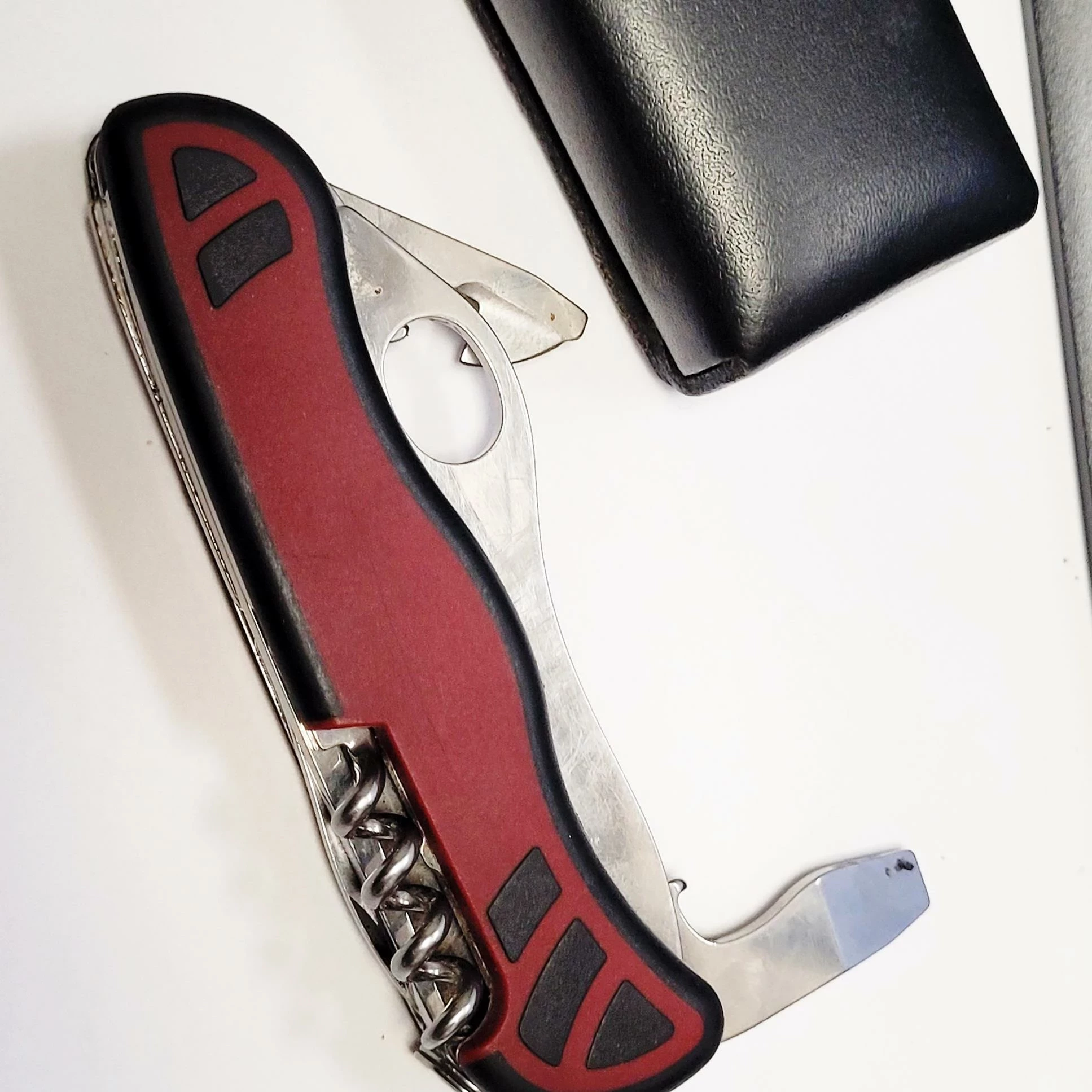 scyzoryk-victorinox-czerwono-czarny-111-mm-forester-vx-model-forester