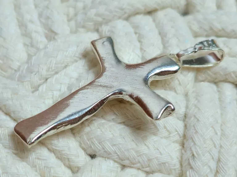 ciekawy-srebrny-krzyz-z-jezusem-925-513g-35cm-ean-gtin-5903707536382