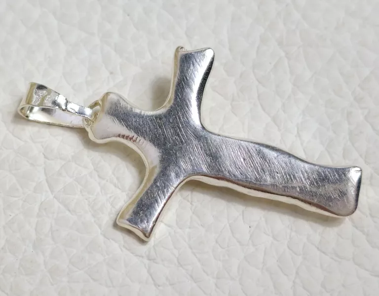 ciekawy-srebrny-krzyz-z-jezusem-925-513g-35cm-ean-gtin-5903707536382