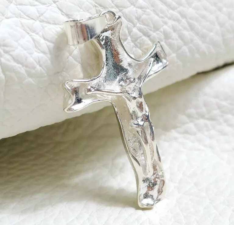 ciekawy-srebrny-krzyz-z-jezusem-925-513g-35cm-kod-producenta-111111