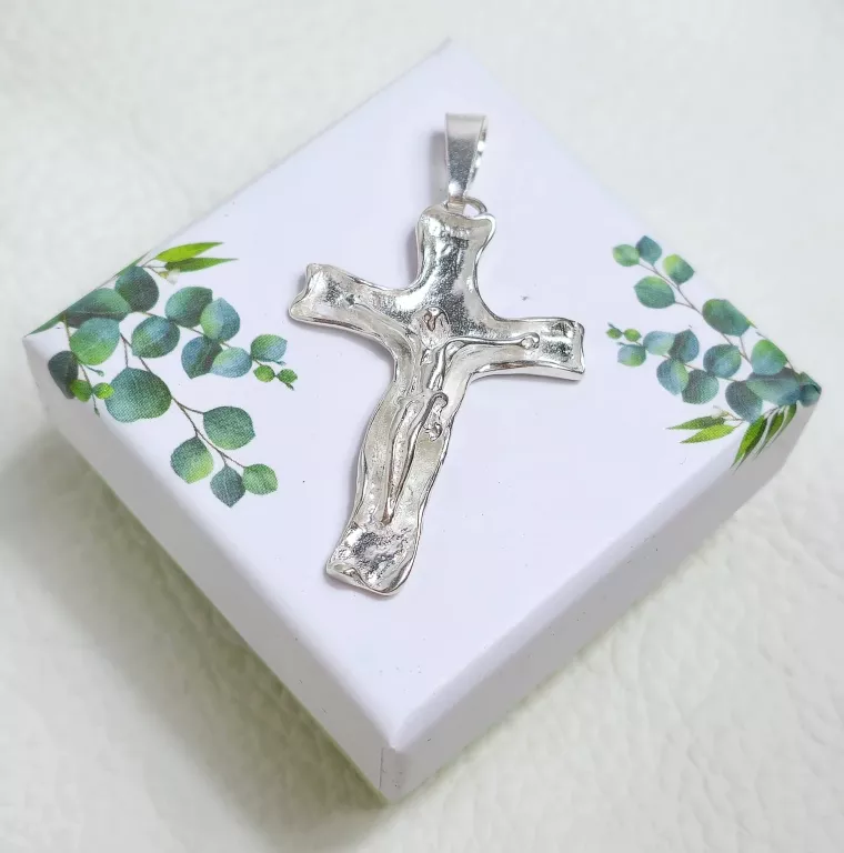ciekawy-srebrny-krzyz-z-jezusem-925-513g-35cm-plec-15851-2