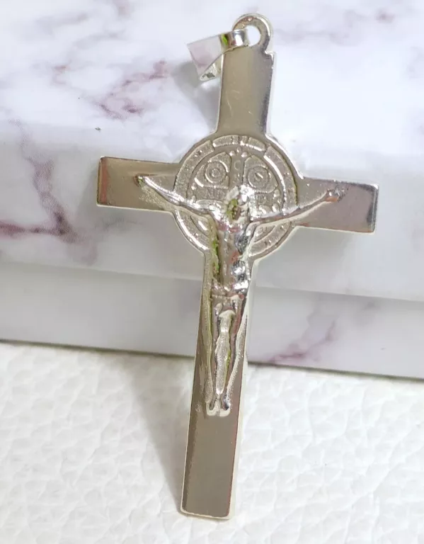 prosty-srebrny-krzyz-z-jezusem-p925-526g-5cm-grunwaldzka-18-adex-bud-zabkowice-slaskie