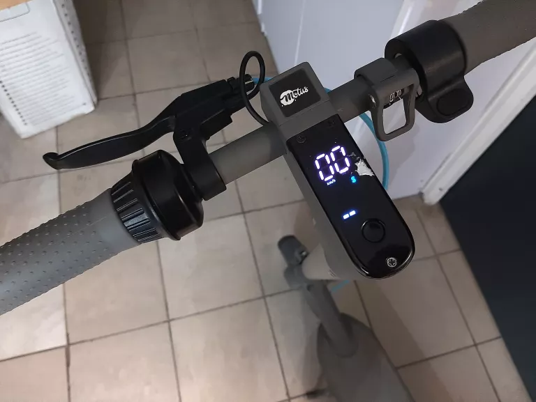 HULAJNOGA MOTUS SCOOTY 10 ZAWIESZENIE SHARKSET