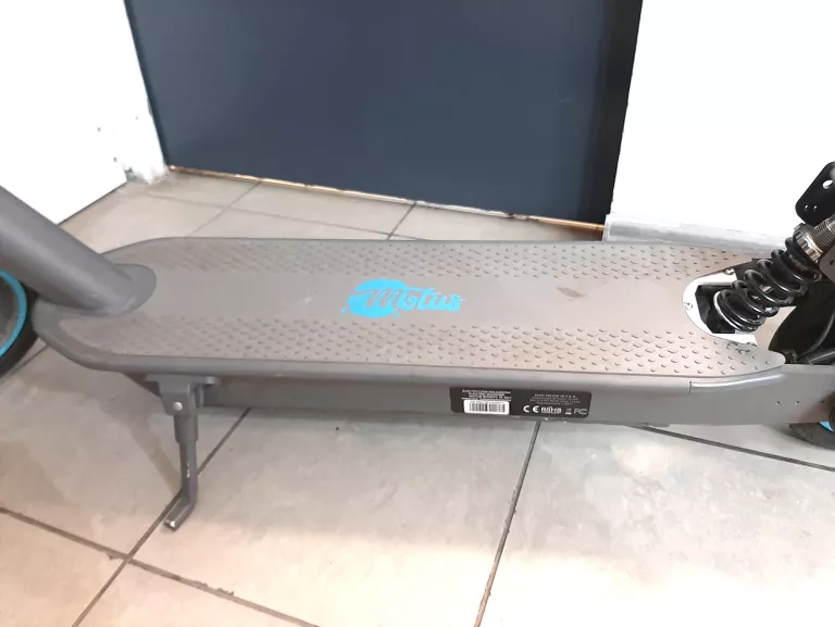 HULAJNOGA MOTUS SCOOTY 10 ZAWIESZENIE SHARKSET