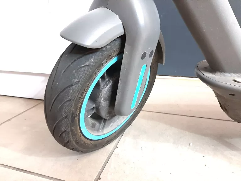 HULAJNOGA MOTUS SCOOTY 10 ZAWIESZENIE SHARKSET