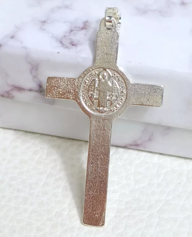 prosty-srebrny-krzyz-z-jezusem-p925-526g-5cm-ean-gtin-5903707536382