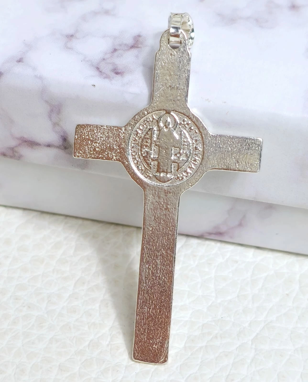 prosty-srebrny-krzyz-z-jezusem-p925-526g-5cm-ean-gtin-5903707536382