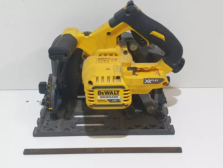 ZAGŁĘBIARKA DEWALT DCS520 BODY