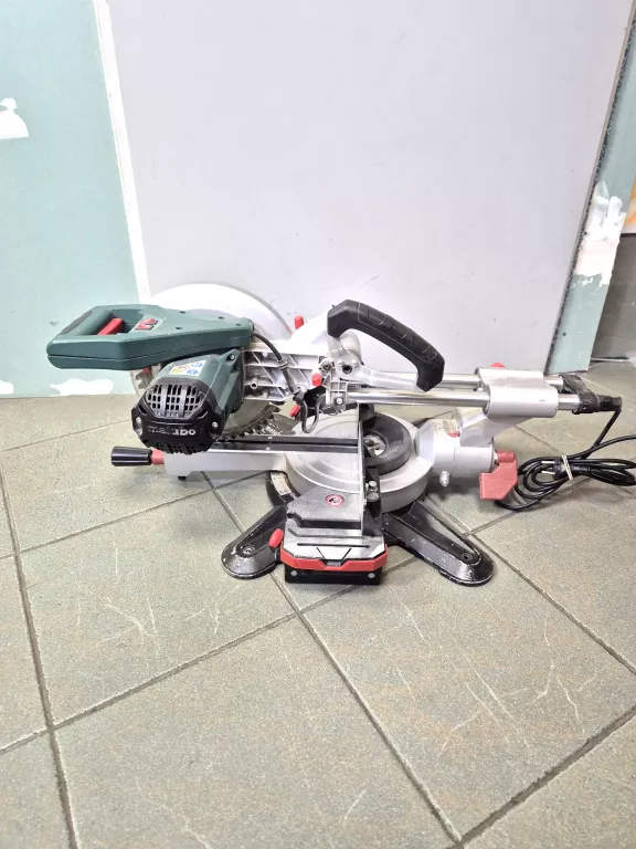 PIŁA UKOŚNICA METABO KGS 254M 1800W