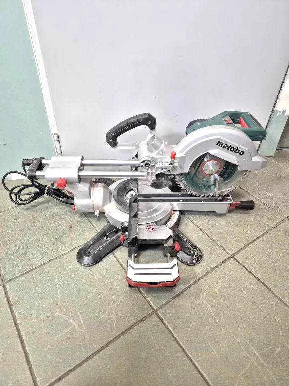 PIŁA UKOŚNICA METABO KGS 254M 1800W