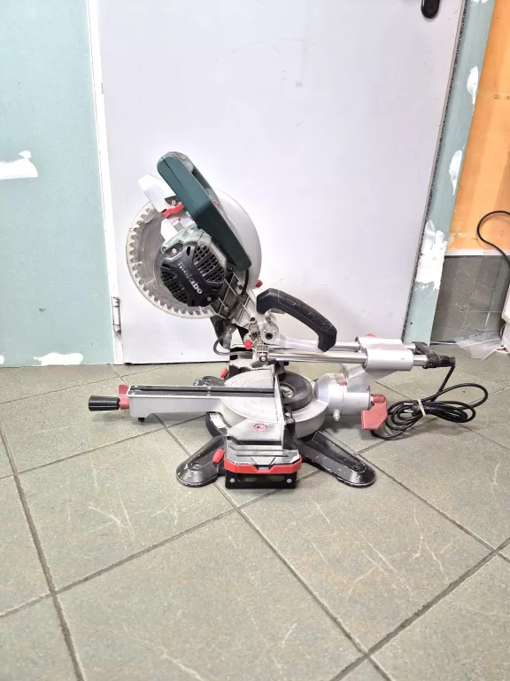 PIŁA UKOŚNICA METABO KGS 254M 1800W
