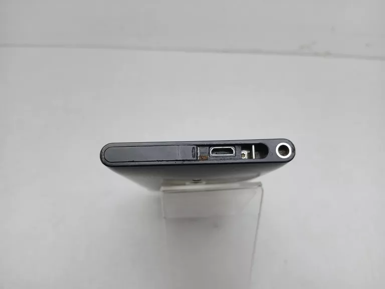 TELEFON NOKIA LUMIA 800 [OPIS!!]