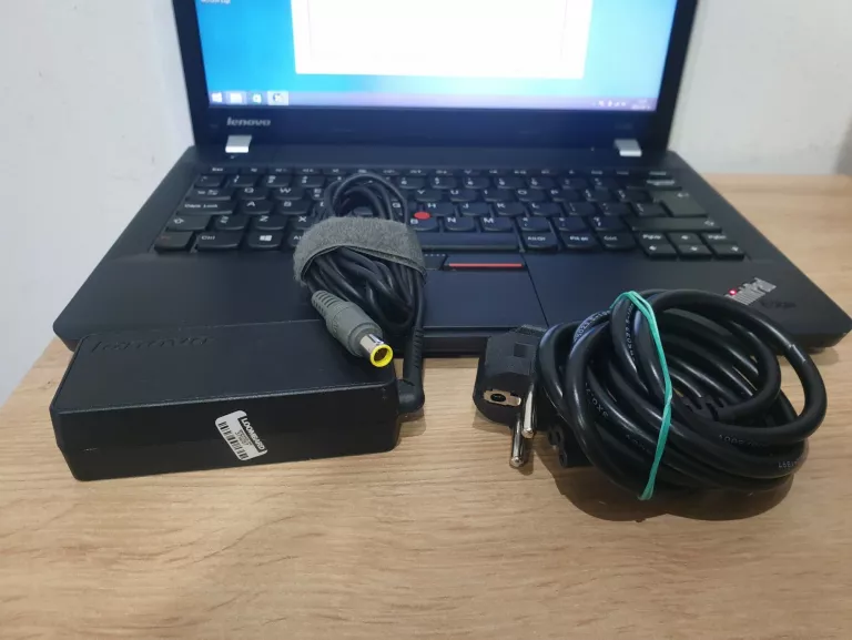 LAPTOP LENOVO E330 WIN 8,1 PRO INTEL CORE I5 3340M 4/320GB + ZASILACZ
