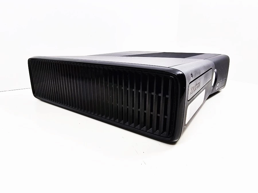 konsola-xbox-360-slim-model-1439-z-padem-nie-oryginalny-na-kablu-kolor-206002-225590