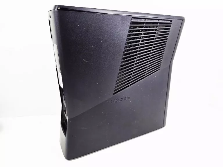 konsola-xbox-360-slim-model-1439-z-padem-nie-oryginalny-na-kablu-kod-producenta-r9g-00209
