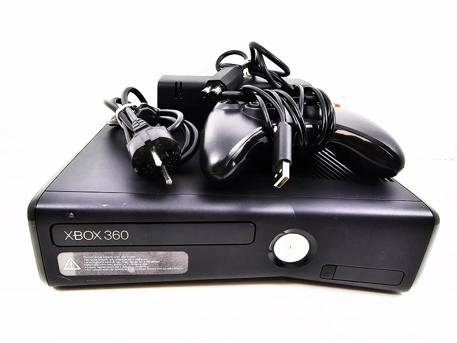 konsola-xbox-360-slim-model-1439-z-padem-nie-oryginalny-na-kablu-ean-gtin-0885370127195