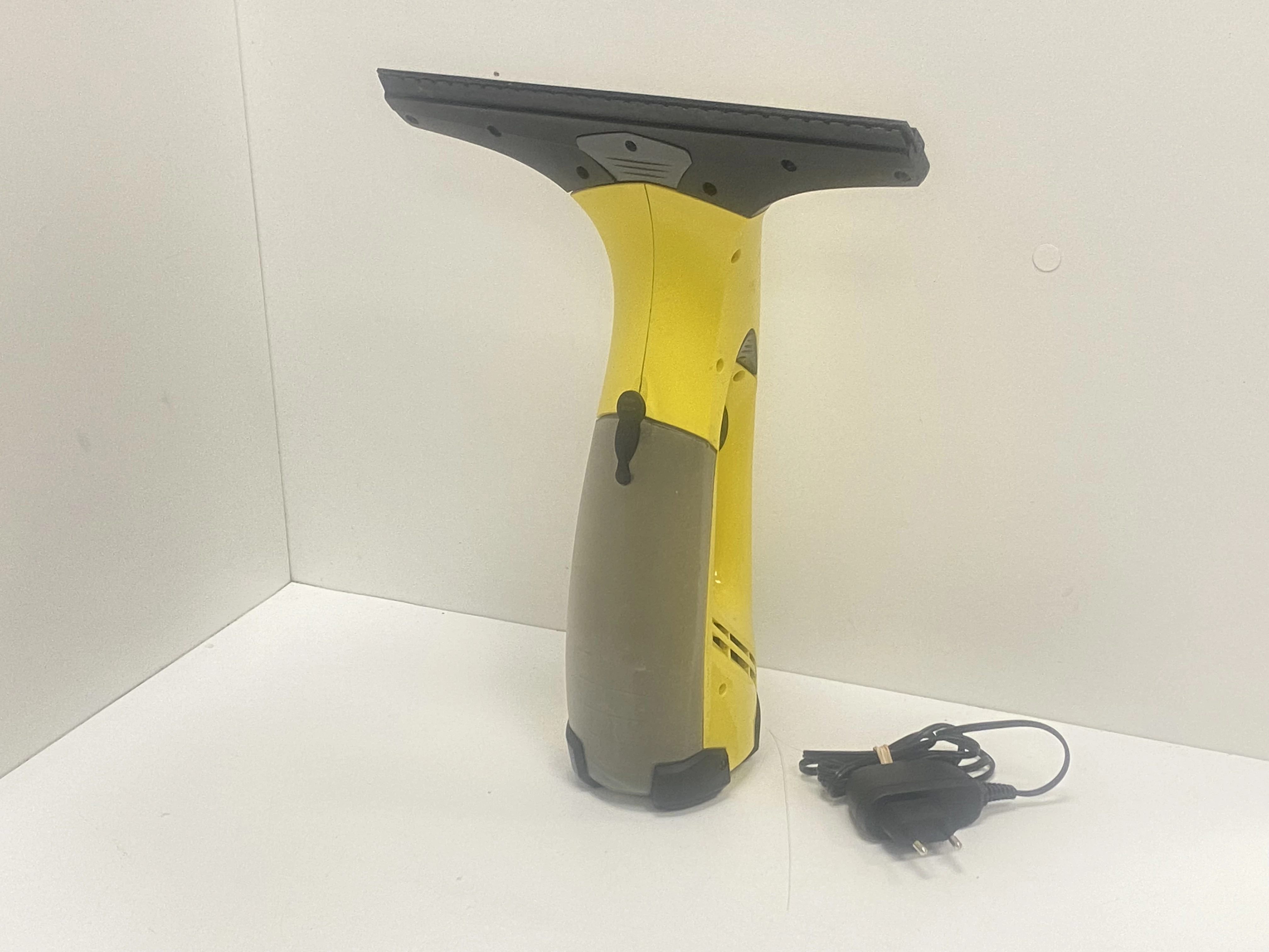 myjka-do-okien-karcher-wv-classic-1633-1690-maksymalna-wydajnosc-powierzchniowa-7000