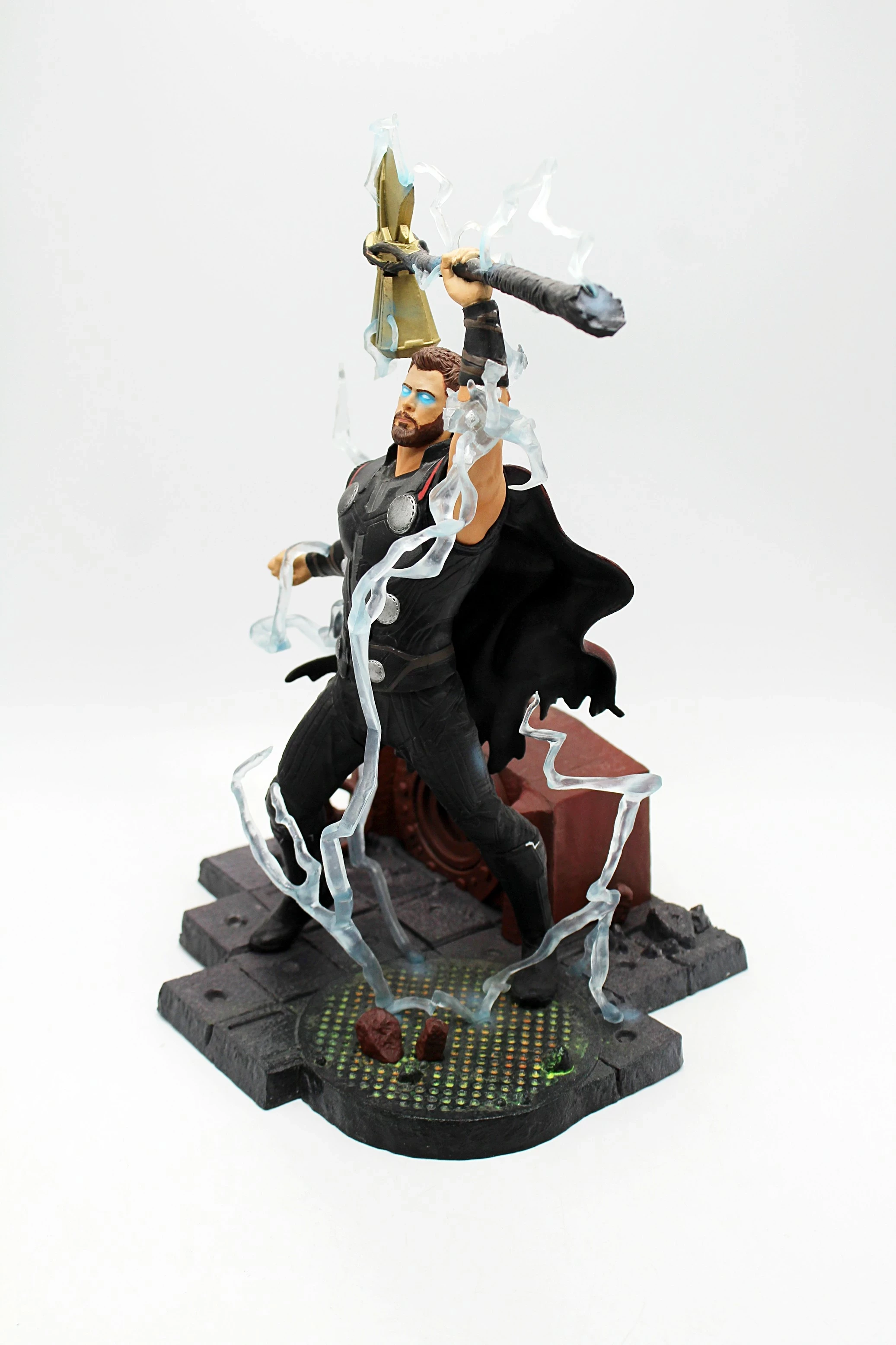 figurka-diamond-select-marvel-the-avengers-infinity-war-thor-marka-248811-2040766