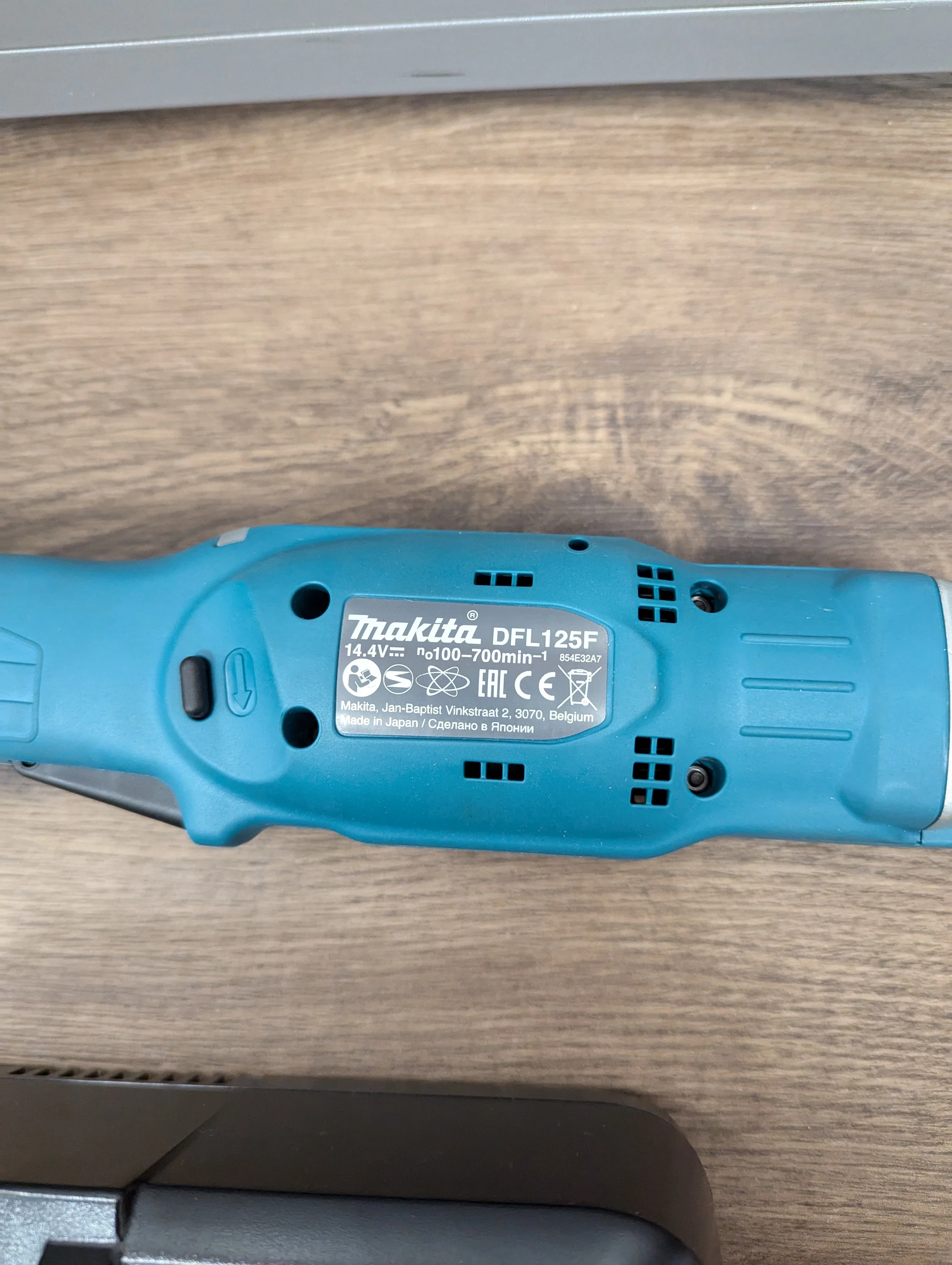 klucz-dynamometryczny-katowy-makita-dfl125-ean-gtin-0088381857208