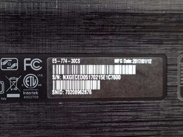 ACER ASPIRE E5-774 17,3 " INTEL CORE I3 8 GB / 256 GB
