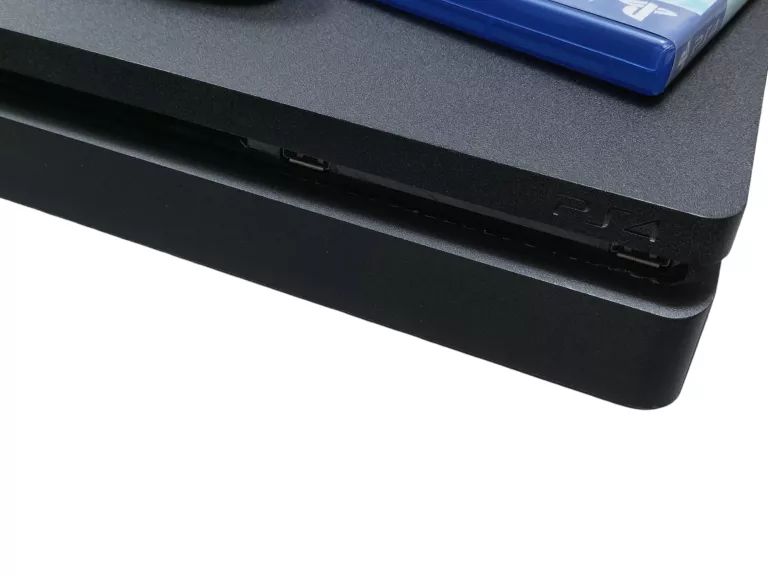 KONSOLA PS4 1TB PAD