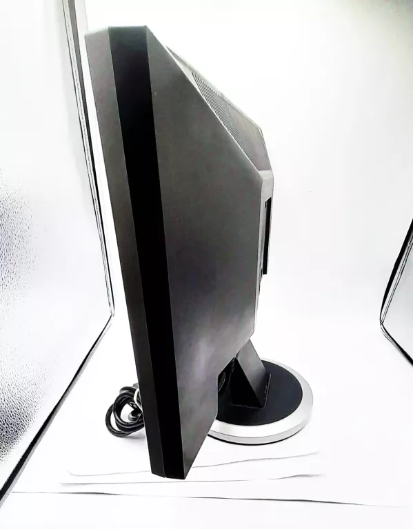 MONITOR SAMSUNG SYNCMASTER 940 NW