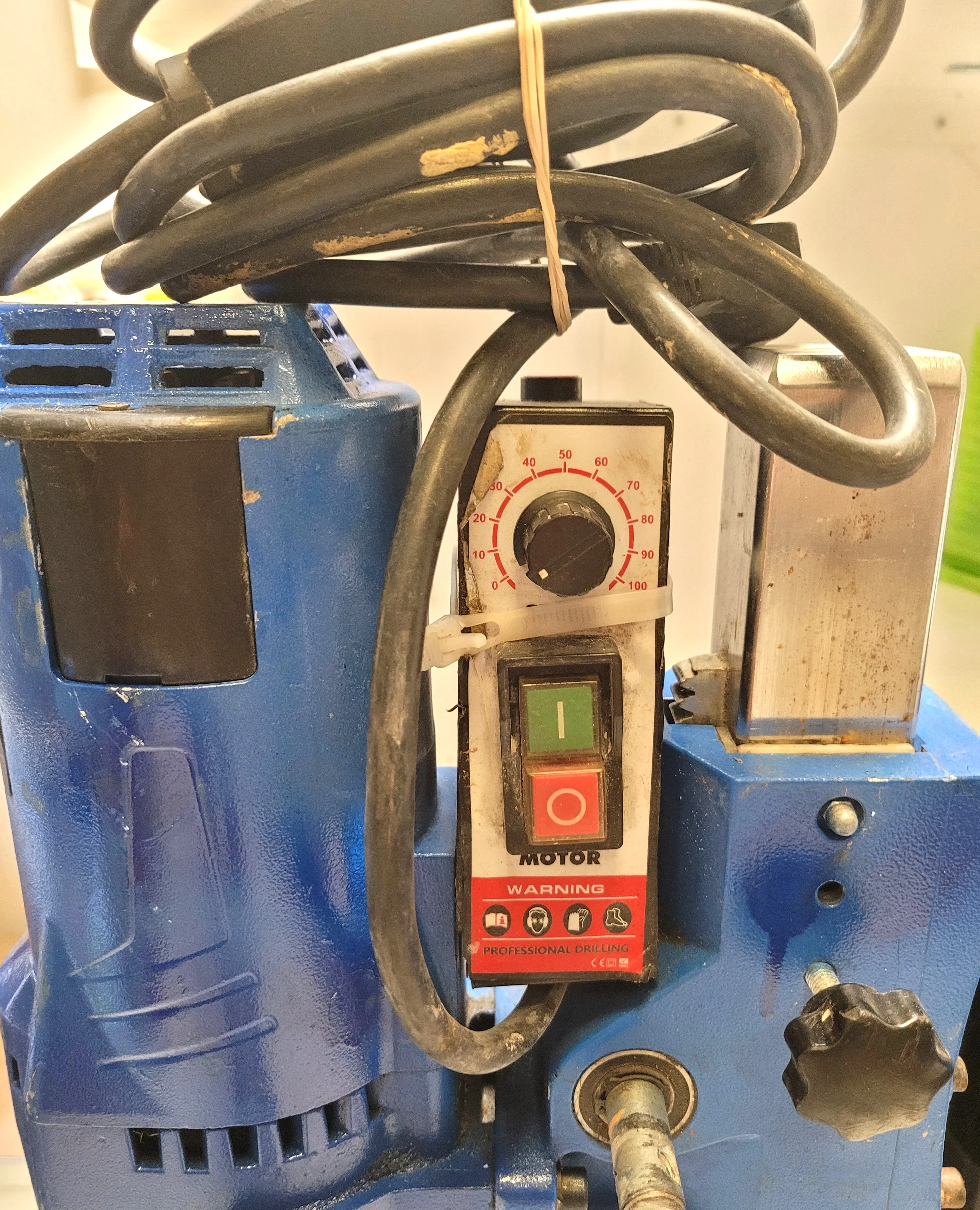 profesjonalna-wiertnica-do-betonu-diamentowa-4350w-msw-ddm255-ean-gtin-4062859160379