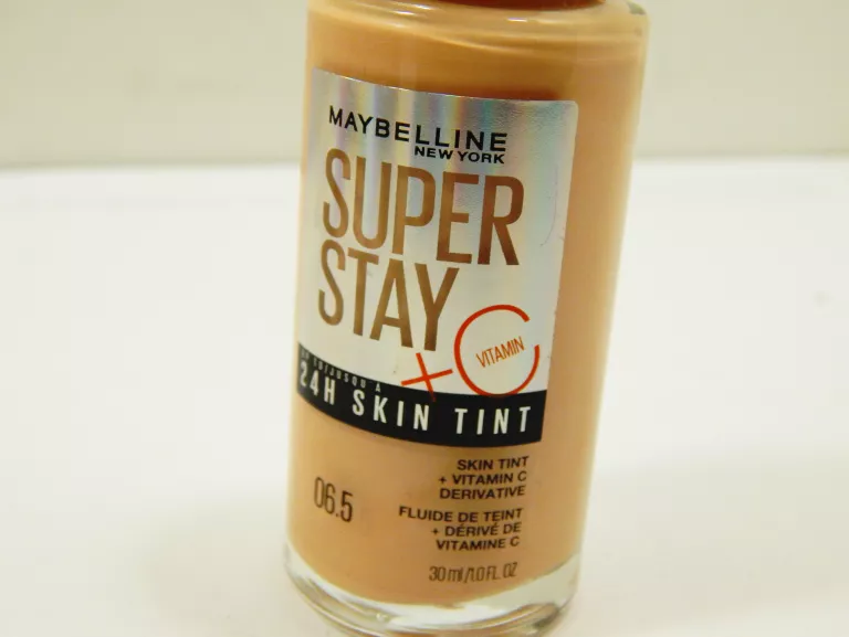 MAYBELLINE SUPER STAY 24H SKIN TINT FLUID DO TWARZY ROZŚWIETLAJĄCY 6.5