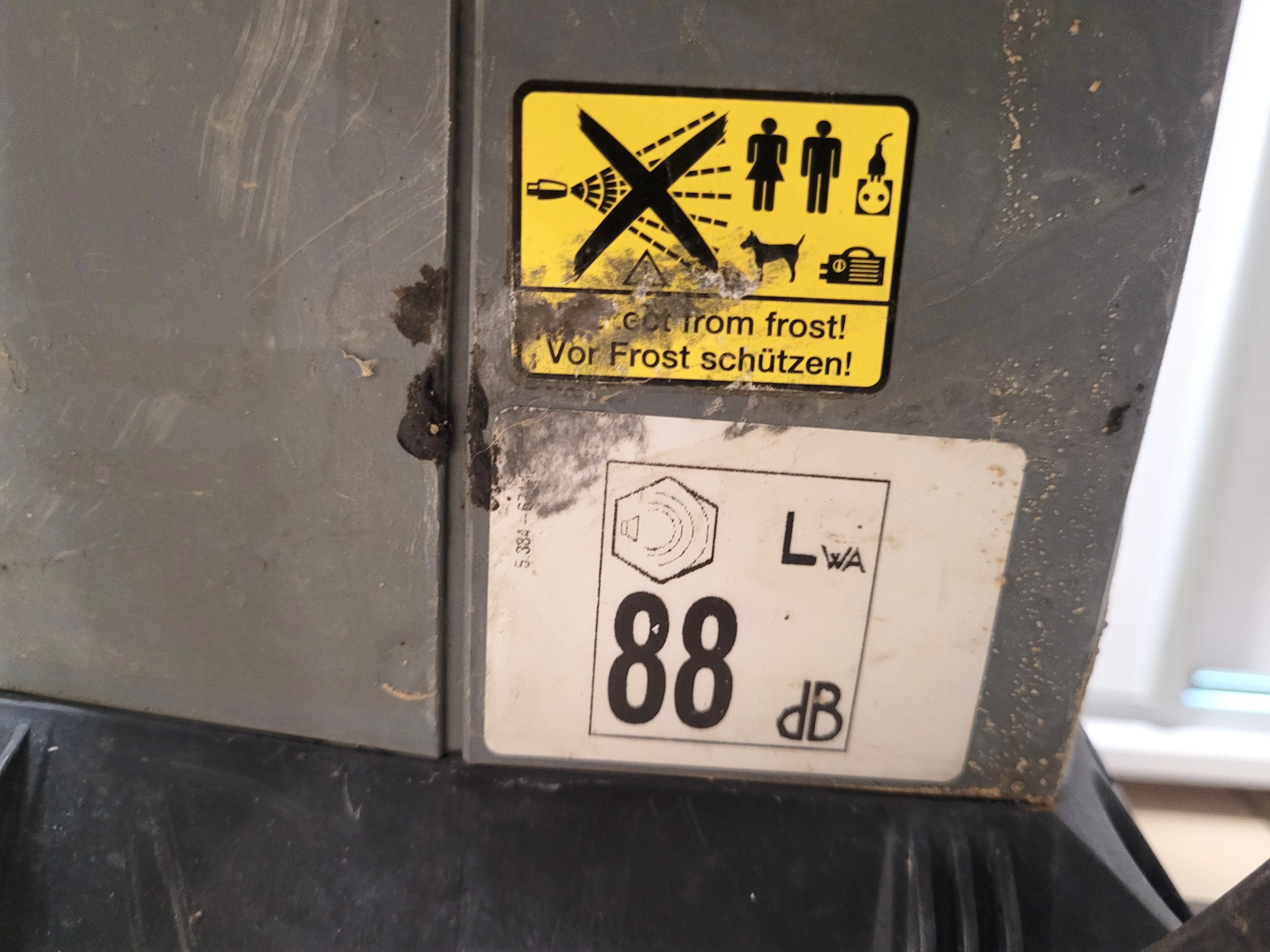 myjka-cisnieniowa-karcher-professional-napiecie-zasilania-23000